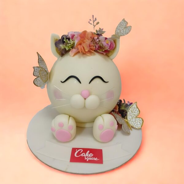 Kitty pinata cake